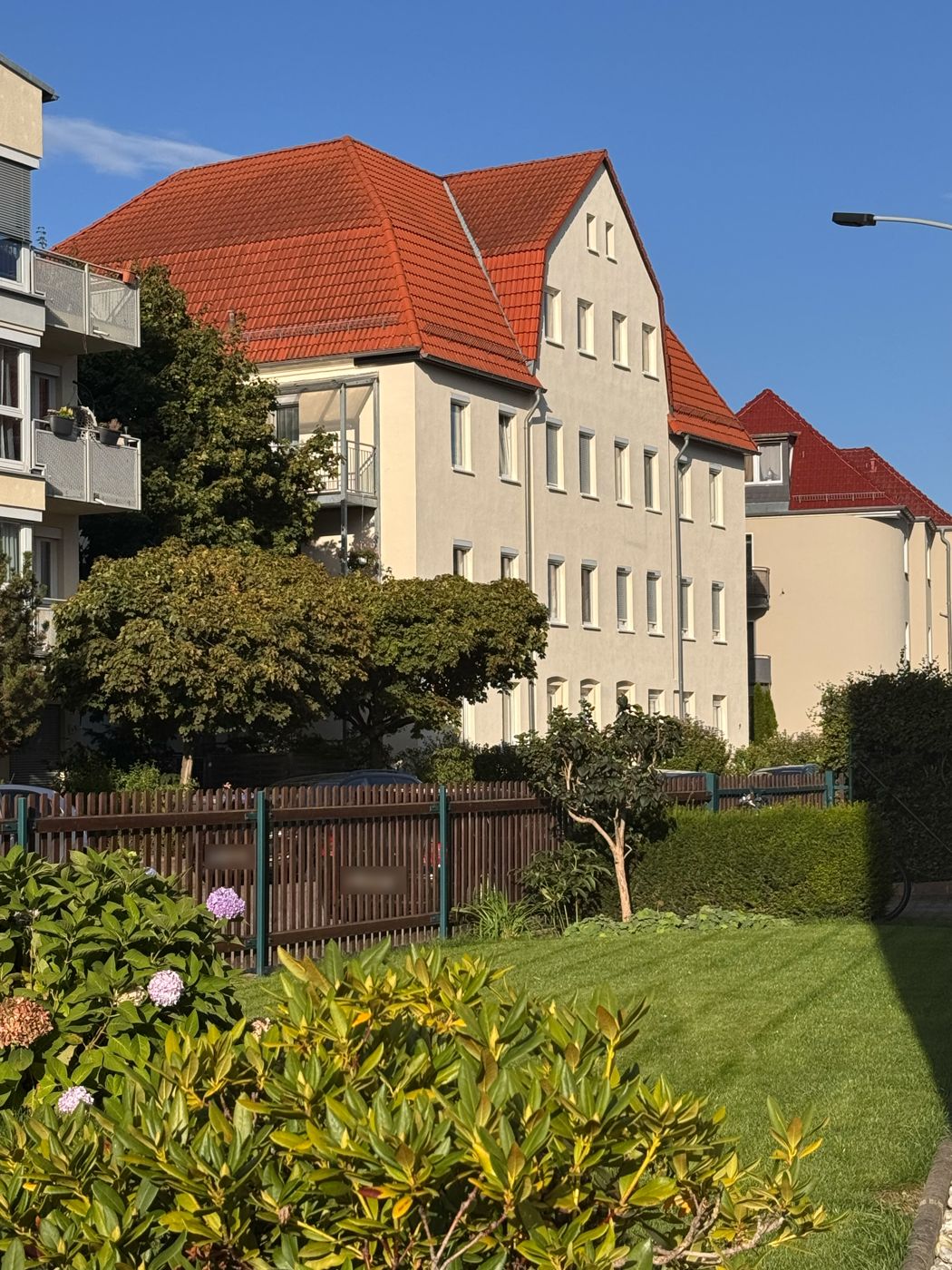 DG-Wohnung 2 Leipzig-Dölitz – Hausansicht mit Garten