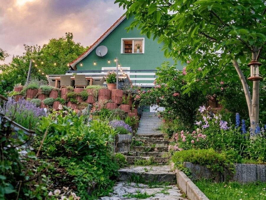 Wochenendhaus Ehrauberge – Hausansicht im Abendlicht